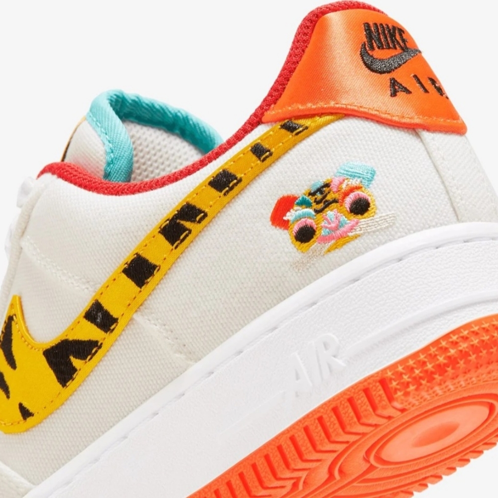 Nike Wmns Air Force 1 '07 LX Brand new - Picture 6 of 9